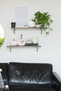 Modern Fall Home Tour 2017: KC home decorated for fall. How to use pink for fall.