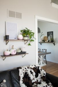 Modern Fall Home Tour 2017: KC home decorated for fall. How to use pink for fall.