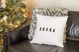 DIY Scandi Pillow: Simple Modern Pillow DIY | My Breezy Room #scandichristmas #scandidecor #modernchristmas #modern decor #diyscandi #diypillow