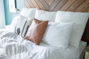 4 Ways to Make Your Bed Cozy | My Breezy Room