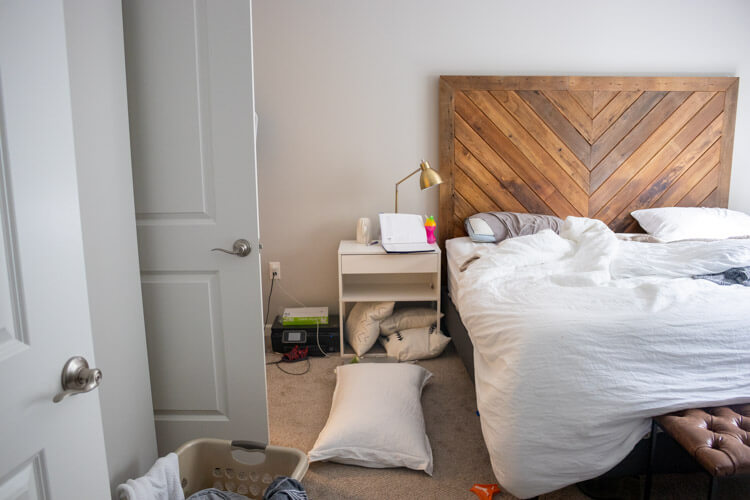 Real life home tour: how my minimalist apartment really looks. This is our messy bedroom. 