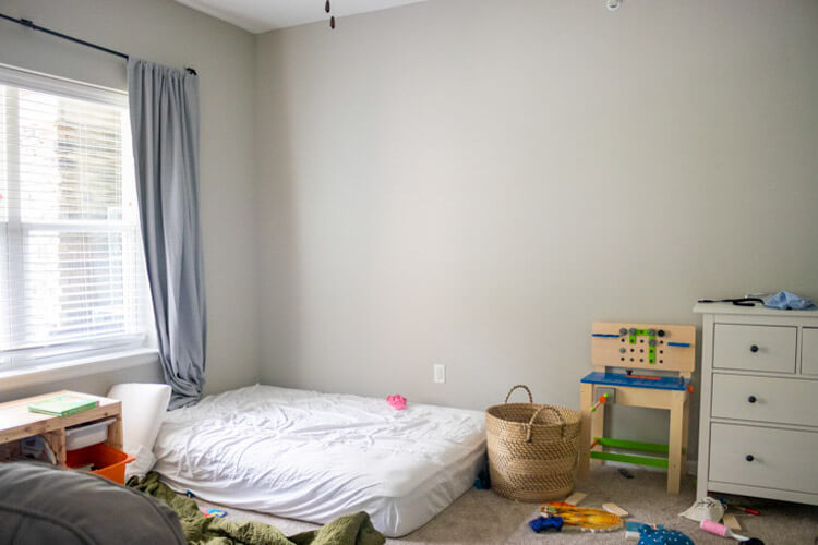 Real life home tour: how my minimalist apartment really looks. This is our kids' room.